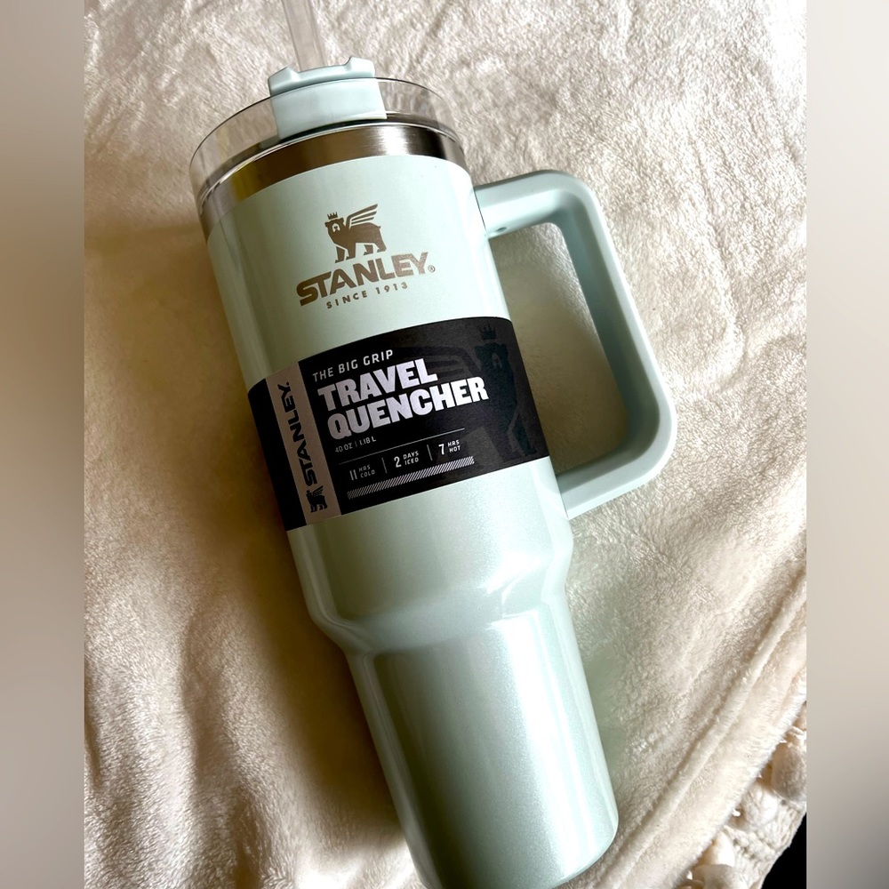 Stanley Spearmint Pearlescent 40 oz Quencher Tumbler